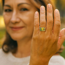 Carica l'immagine nel visualizzatore di Gallery, Anello vintage – l'oro del cuore incontra lo splendore dell'argento