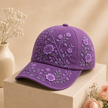 Carica l'immagine nel visualizzatore di Gallery, BlütenCharme – Elegante 3D-Blumen-Kappe