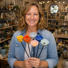 Carica l'immagine nel visualizzatore di Gallery, Fiori d'api fatti a mano – abbeveratoi in ceramica resistenti alle intemperie, set da 6