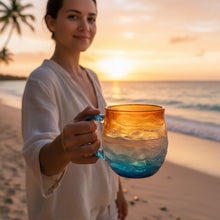 Carica l'immagine nel visualizzatore di Gallery, Bacio del sole – Tazza fatta a mano nei colori del tramonto
