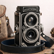 Lade das Bild in den Galerie-Viewer, Lichtwerk RetroCam TLR – Vintage Digitalkamera mit Filmlook
